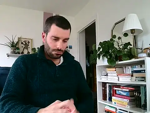 Snapshot of Simon-tem chatting on 01-08-26, 01:46 Simon-tem online show from 01-08-26, 01:46