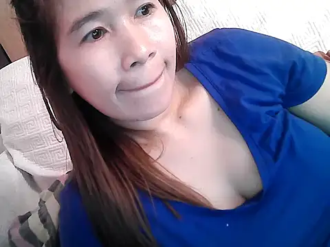 Snapshot of Alexiadreamer chatting on 06-17-26, 12:02 Alexiadreamer online show from 06-17-26, 12:02