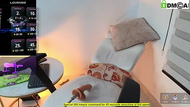 Snapshot of Im_Evanss chatting on 01-11-26, 12:32 Im Evanss online show from 01-11-26, 12:32