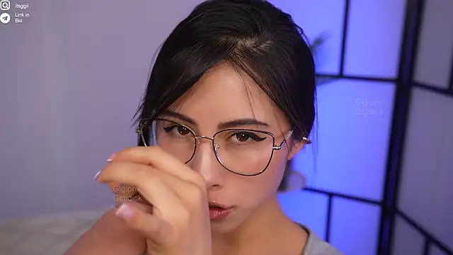 Gigi ohlala online show from 11-15-25, 12:52