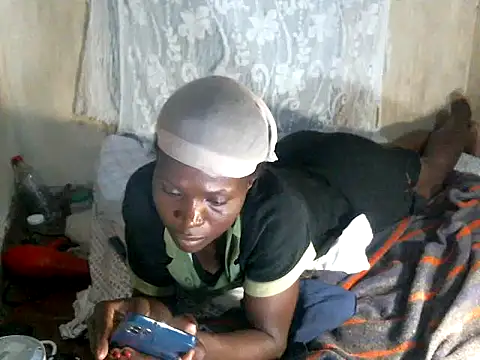 cute-shamza online show from 12-19-25, 06:09