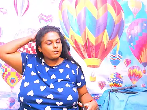 Snapshot of Indianfairy99 chatting on 01-17-25, 06:44 Indianfairy99 online show from 01-17-25, 06:44