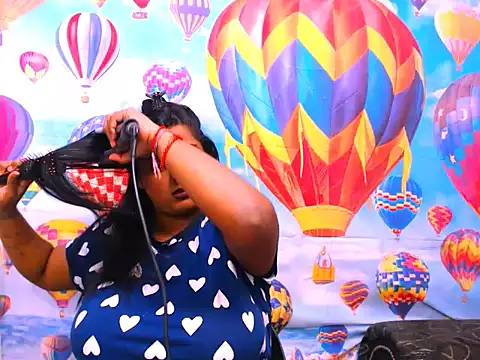 Snapshot of Indianfairy99 chatting on 01-18-25, 06:34 Indianfairy99 online show from 01-18-25, 06:34