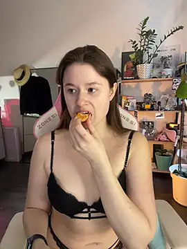 sweetest pie online show from 04-13-26, 04:01