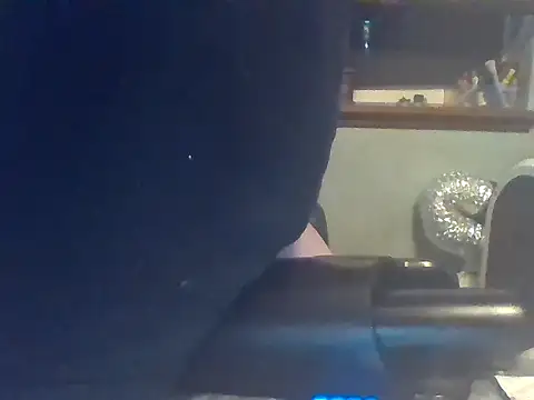 Snapshot of peaches_playz chatting on 12-04-24, 11:13 peaches playz online show from 12-04-24, 11:13