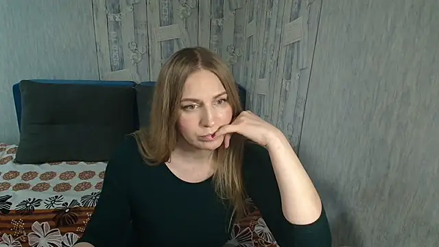 Pilly green  online show from 11-08-25, 08:14