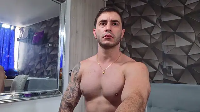 Latino stud4u online show from 05-31-26, 05:20