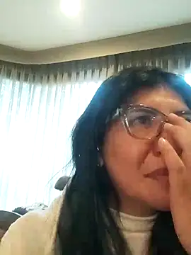 aisha latina online show from 04-21-26, 05:28