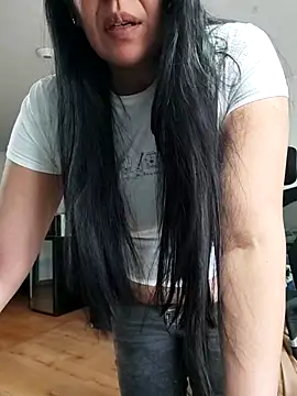 Snapshot of aisha_latina chatting on 06-17-26, 01:56 aisha latina online show from 06-17-26, 01:56