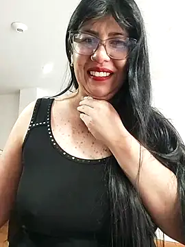 Snapshot of aisha_latina chatting on 07-09-26, 02:54 aisha latina online show from 07-09-26, 02:54