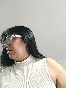 Snapshot of aisha_latina chatting on 07-21-26, 02:30 aisha latina online show from 07-21-26, 02:30