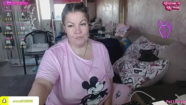 femme fatale1 online show from 10-30-25, 09:11