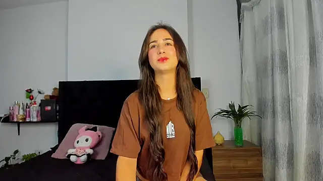 Snapshot of AndreaStivens chatting on 11-14-25, 10:36 AndreaStivens online show from 11-14-25, 10:36