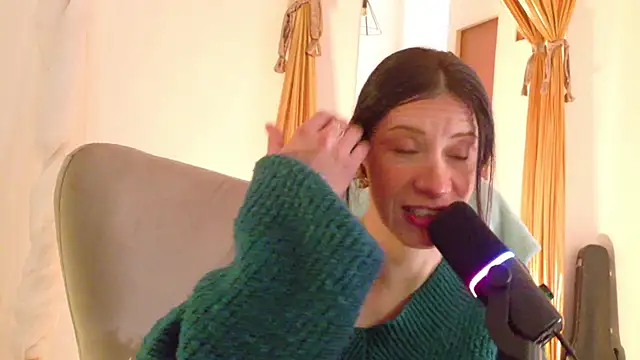 magali 19 online show from 07-12-26, 10:45