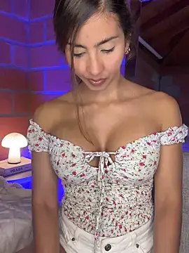 Snapshot of RouseColins chatting on 03-13-25, 10:54 RouseColins online show from 03-13-25, 10:54