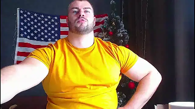 Snapshot of muscularjohnforuX chatting on 12-15-24, 07:21 muscularjohnforuX online show from 12-15-24, 07:21