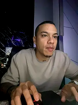 Snapshot of BestMasterForYou chatting on 10-17-25, 05:43 BestMasterForYou online show from 10-17-25, 05:43