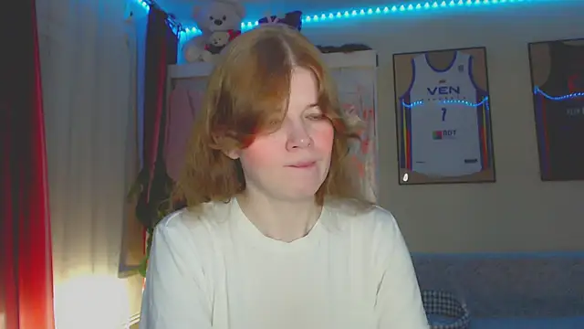Snapshot of Klementa chatting on 07-25-26, 06:05 Klementa online show from 07-25-26, 06:05