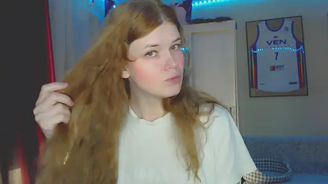 Snapshot of Klementa chatting on 07-30-26, 06:18 Klementa online show from 07-30-26, 06:18
