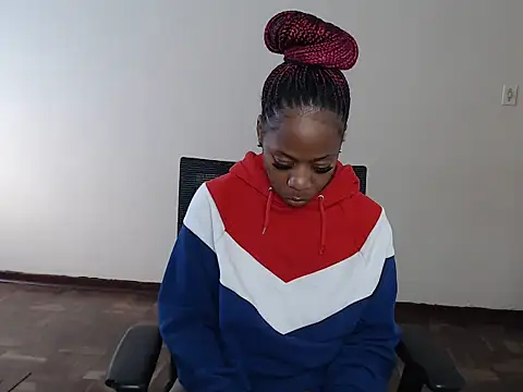 QUEENMANDYY online show from 07-28-26, 06:53