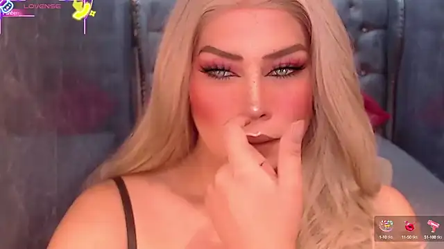 Snapshot of QUEEN_GIAMOORE69 chatting on 09-23-25, 07:28 QUEEN GIAMOORE69 online show from 09-23-25, 07:28