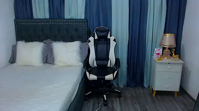 Snapshot of cyberanita chatting on 02-01-25, 06:19 cyberanita online show from 02-01-25, 06:19