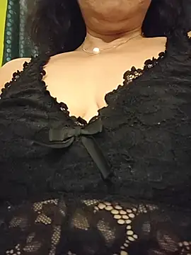 Susannemilf online show from 10-05-25, 01:20