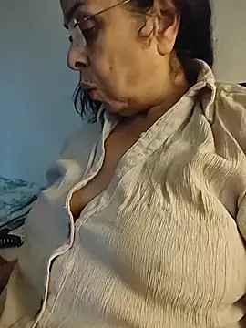 Susannemilf online show from 12-18-25, 11:11