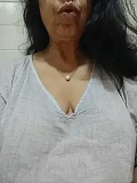 Snapshot of Susannemilf chatting on 04-21-26, 10:45 Susannemilf online show from 04-21-26, 10:45