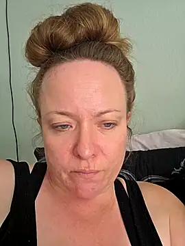 julimonroe online show from 04-11-26, 07:40