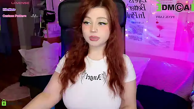 Snapshot of StellaMilla chatting on 06-21-26, 10:45 StellaMilla online show from 06-21-26, 10:45