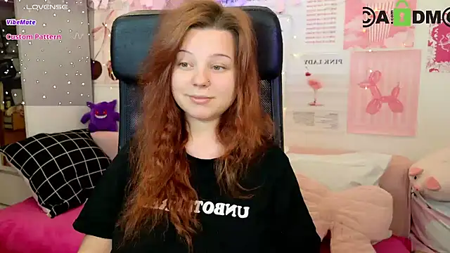 Snapshot of StellaMilla chatting on 07-17-26, 01:45 StellaMilla online show from 07-17-26, 01:45