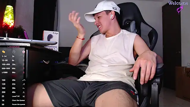 Snapshot of Angel-Twink chatting on 02-12-26, 02:39 Angel-Twink online show from 02-12-26, 02:39