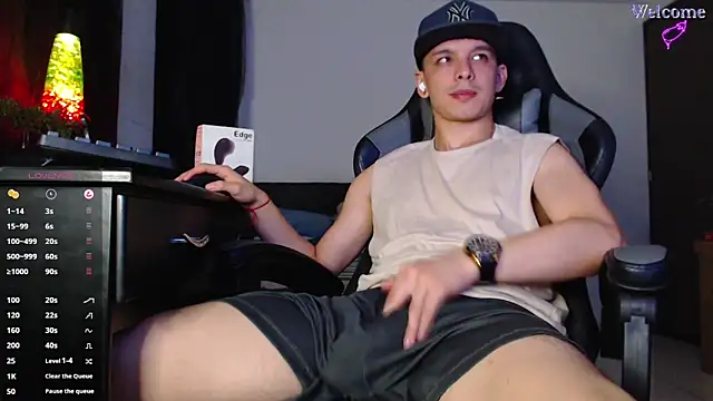 Snapshot of Angel-Twink chatting on 02-18-26, 03:24 Angel-Twink online show from 02-18-26, 03:24
