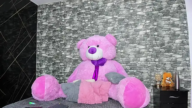 Snapshot of HeidyWillss chatting on 02-17-25, 07:21 HeidyWillss online show from 02-17-25, 07:21