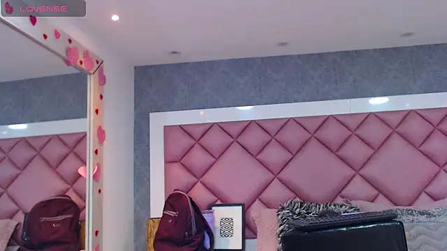 Snapshot of DanielaDuff chatting on 06-24-26, 07:35 DanielaDuff online show from 06-24-26, 07:35