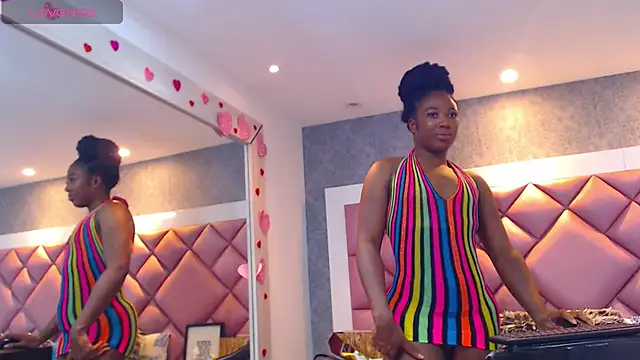 Snapshot of DanielaDuff chatting on 07-18-26, 01:59 DanielaDuff online show from 07-18-26, 01:59