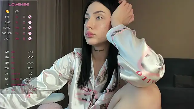 JenniferQueen11 online show from 01-12-25, 12:33