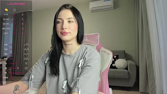 JenniferQueen11 online show from 02-12-25, 10:56