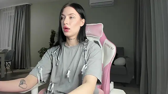 JenniferQueen11 online show from 02-21-25, 02:59