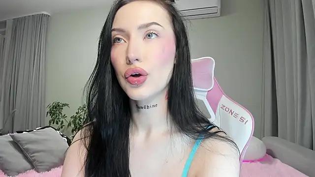 JenniferQueen11 online show from 09-11-25, 01:55