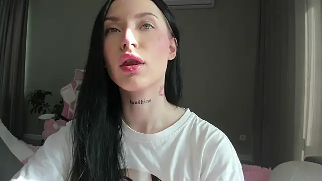 JenniferQueen11 online show from 09-14-25, 09:19