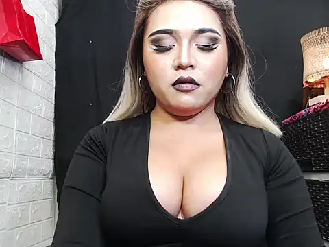 Snapshot of x12inchanaconda chatting on 11-27-25, 12:56 x12inchanaconda online show from 11-27-25, 12:56