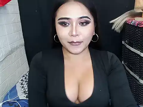 Snapshot of x12inchanaconda chatting on 12-15-25, 10:08 x12inchanaconda online show from 12-15-25, 10:08