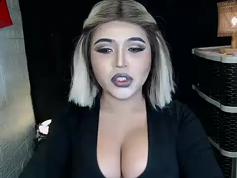 Snapshot of x12inchanaconda chatting on 02-12-26, 12:27 x12inchanaconda online show from 02-12-26, 12:27