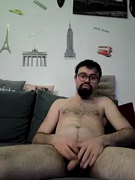Snapshot of Stevus31 chatting on 02-18-25, 06:15 Stevus31 online show from 02-18-25, 06:15