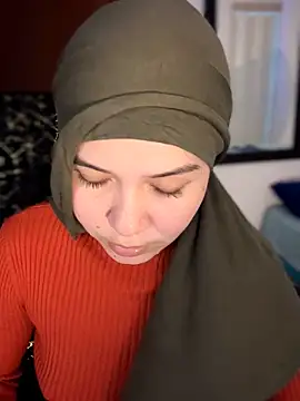 MatchedEyebrow online show from 04-17-26, 08:45