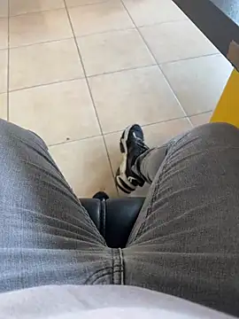 Snapshot of S2kicibey06 chatting on 01-31-25, 01:02 S2kicibey06 online show from 01-31-25, 01:02