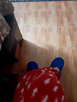 Snapshot of feet_toes chatting on 10-28-25, 05:33 feet toes online show from 10-28-25, 05:33