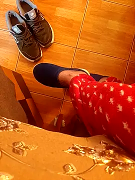 Snapshot of feet_toes chatting on 10-31-25, 05:30 feet toes online show from 10-31-25, 05:30